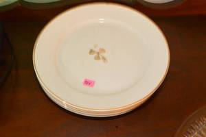 lot 384 image: IRONSTONE CHINA DECORATIVE PLATE WITH GOLD ACCENTS