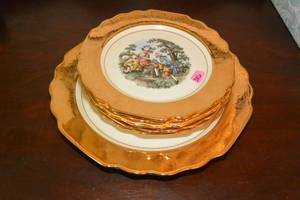lot 386 image: $$$ VINTAGE DORLEXA CHINA GEORGE AND MARTHA WASHINGTON - MARKED 22K ON BACK (X MONEY)
