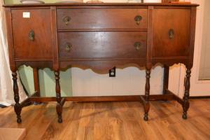 lot 389 image: BIG $ ITEM - ANTIQUE BURL CREDENZA  BUFFET - DOES NOT INCLUDE CONTENTS