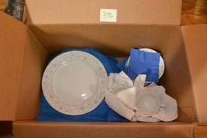 lot 396 image: ENGLISH GARDEN CHINA FROM JAPAN - (X MONEY) SEE DESC