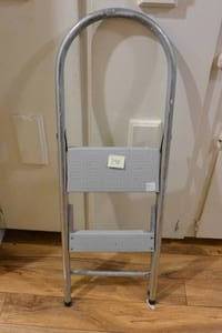 lot 398 image: NICE STEP STOOL