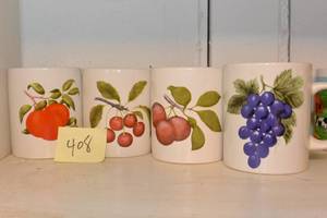 lot 408 image: SET OF MUGS FEATURING DIFFERENT FRUITS