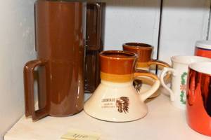 lot 410 image: SET OF 6 VINTAGE PLASTIC MUGS AND 2 CHEROKEE MUGS