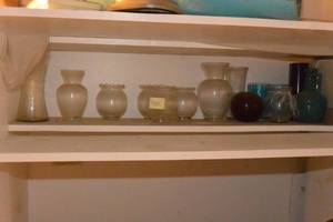 lot 420 image: GLASS LOT - INCLUDES EVERYTHING ON THE SHELF