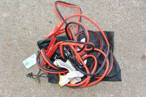 lot 427 image: NEW JUMPER CABLES IN A CARRYING BAG