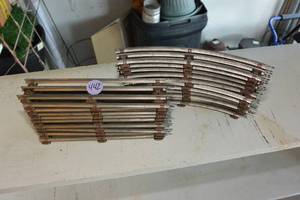 lot 442 image: BIG $$ LOT - LIONEL TRAIN TRACK