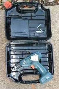 lot 448 image: BLACK & DECKER 7.2V BETTERY POWERED DRILL WITH HARD CASE (NO CHARGER)
