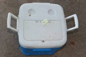 lot 451 image: NICE IGLOO COOLER WITH CUP HOLDERS ON THE LID