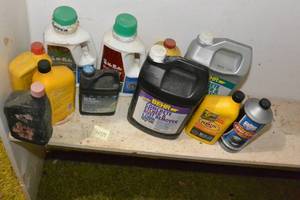 lot 459 image: LOT OF VARIOUS PRODUCTS ON THE SHELF