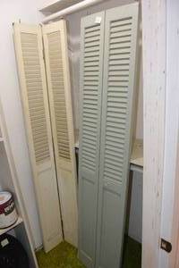 lot 461 image: 2 BIFOLD DOORS