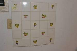 lot 475 image: VINTAGE TILE WALL HANGING
