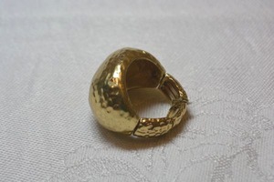 lot 48 image: Modernist hammered adjustable stretch ring. Adjustable size 7.5.