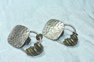 lot 162 image: Pewter colored hammered industrial brutalist style metal clip earrings. 1.5L