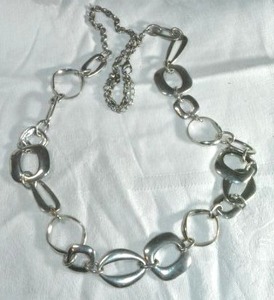 lot 193 image: Modernist mixed link matte and polished fancy link necklace with cable chain yoke. 34L with 2 extender