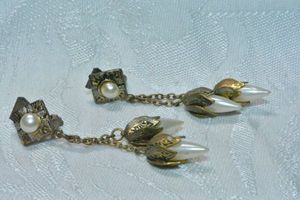 lot 221 image: Damascene (Toledo, Spain) MCM clip earrings with faux peals. 2L