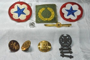 lot 229 image: Military patches and insignia
