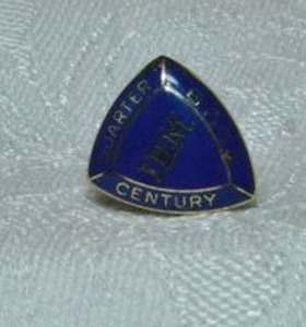 lot 256 image: 10K yellow gold enamel Quarter Century Club IBM pin. Marked 10K