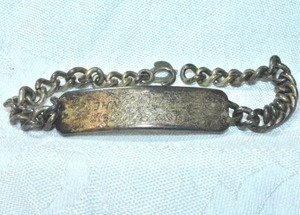lot 263 image: Vintage heavy sterling silver name ID bracelet with scissor clasp. Marked sterling on reverse. Inscribed.