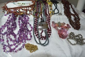 lot 287 image: Vintage necklaces. Varying materials, themes, lengths and conditions.