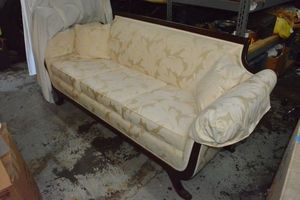 lot 1 image: Duncan Phyfe Style Sofa Couch. No tags.