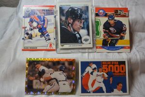 lot 20 image: Hockey and baseball cards Wayne Gretzky, Mark Messier, Pat Lafontaine and Nolan Ryan