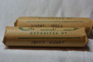 lot 36 image: 2 Rolls of Wheat Pennies from 1950s.