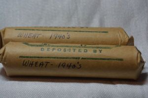 lot 41 image: 2 Rolls of Wheat Pennies from 1940s.