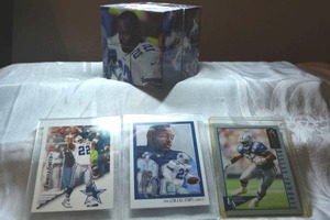 lot 54 image: Emmitt Smith Trading cards and Folding picture Cube