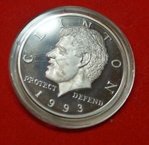 lot 65 image: Bill Clinton 1993 Inauguration Ten Dollars Coin