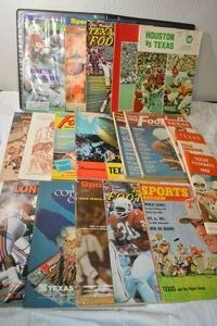lot 136 image: Texas Longhorns Football programs and magazines from 1960s and newer