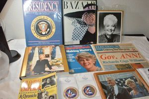 lot 140 image: The Presidency and White House books, Signed photo of Ann Richards, Clinton Presidential patches, and more
