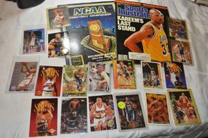 lot 105 image: Kareem magazine, NCAA in Dallas magazine, Basketball Trading Cards - Jimmy Jackson, Anfernee H., Grant Hill, Bobby Hurley, signed Chris Mullin and more
