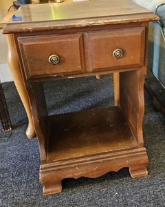 lot 179 image: Small Side Table