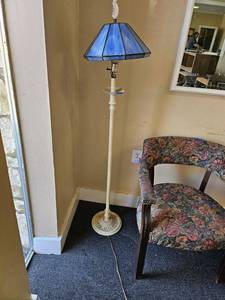 lot 180 image: Floor Lamp with finial and stained glass lamp shade