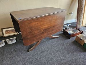 lot 184 image: Vintage Dual Drop-Leaf Dining Table