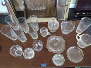 lot 182 image: Clear glassware - beer glasses, bowls