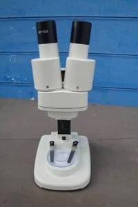lot 21 image: Gem-Vue Microscope, Model HG453600 With 10-X Lens And Light- (Needs New Batteries)