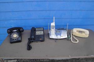 lot 98 image: Lot- 4-Vintage Telephones, Mixed Years And Styles, Needs Cleaned
