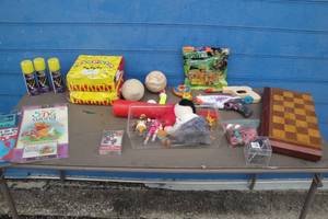 lot 131 image: Mixed Lot Of Toys, Ganes,Childrens Items And 2-Boxes Of Party Poppers