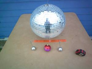 lot 39 image: Mirror Ball, About 12-Rd, And 3-Small ones