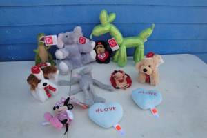 lot 35 image: Lot- Of Mixed Plush Toys