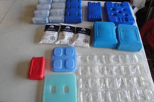 lot 105 image: Lot Of 14- Ice Packs, Mixed Sizes And Types