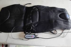 lot 122 image: Dr.Scholls 12-Volt Heated Car Seat Messager With In Line Controller