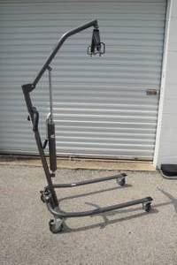 lot 2 image: Drive Medical 13023SV Handicap Hydraulic Lift, Up To 400-Lbs.- Raise, lower and transport heavy items with minimal effort.WORKS