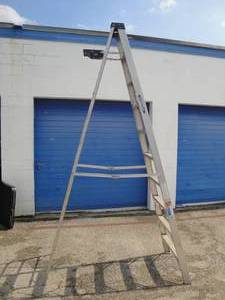 lot 144 image: Werner 10-Ft. Aluminum Step Ladder, Up To 300-Lbs.