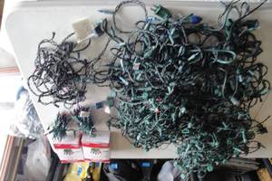 lot 168 image: Lot-Mixed Christmas Lights, Including 3-Sets Of 100-Light Multi Colored And Mixed Sets