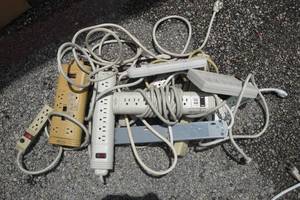 lot 162 image: Lot Of 10-Mixed Surge Protectors, Mixed Brands And Lengths