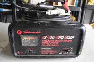 lot 189 image: Schumacher Automatic Battery Charger  Engine Starter For 6 & 12 Volt Batteries
