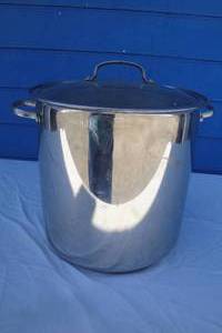 lot 245 image: 22-Qt. Tramontana Professional Stainless Steel Stockpot With Glass Lid
