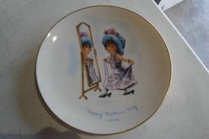 lot 255 image: Vintage 1775 Happy Mothers Day Moppets Collectors Plate, About 8-Rd